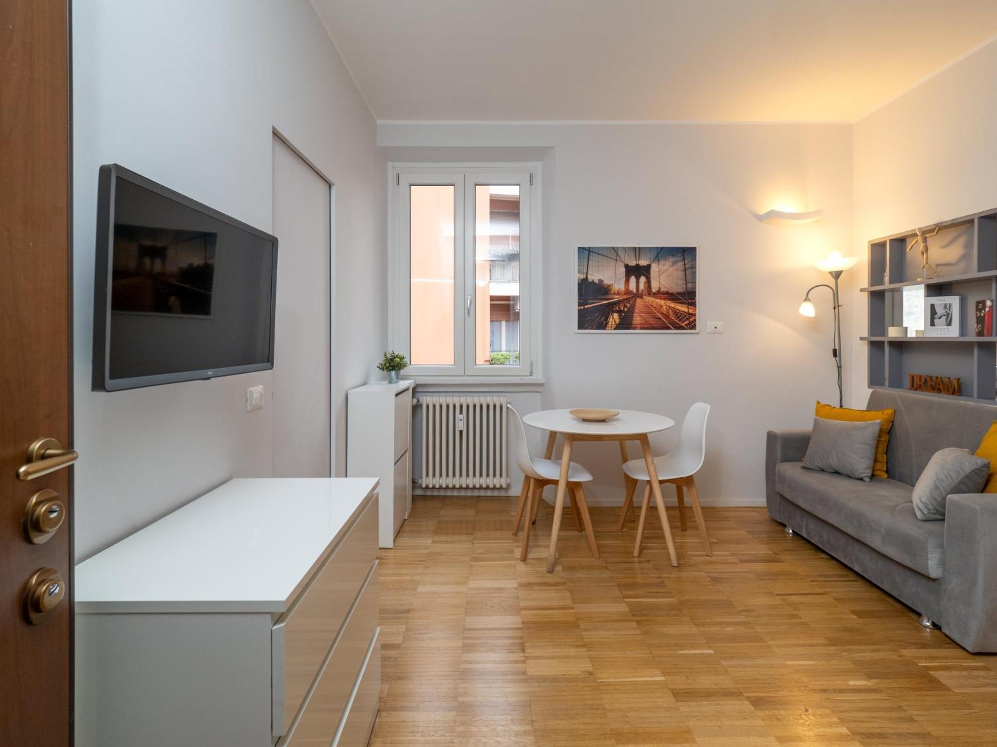 Keys Of Italy - Melloni 4 / Mustard Revolution Appartement Milaan Buitenkant foto
